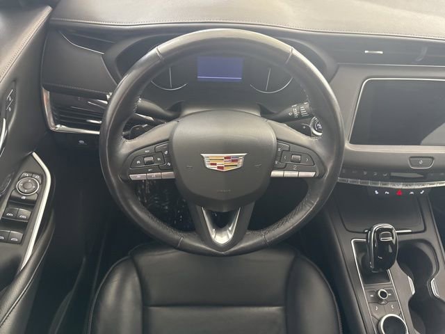 Used 2021 Cadillac XT4 Luxury w/ Driver Awareness Package image 29
