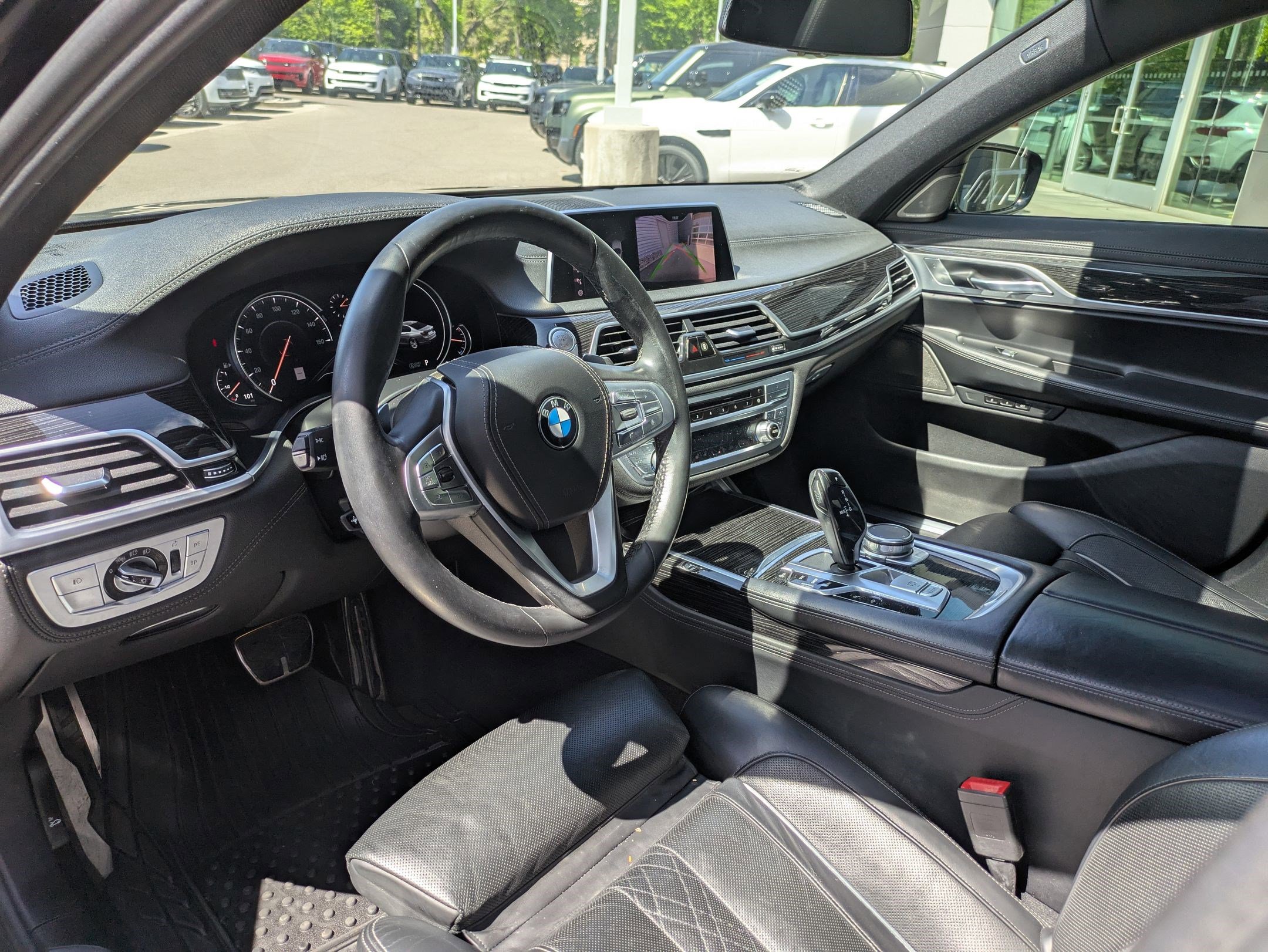 Used 2019 BMW 750i w/ M Sport Package RWD image 14