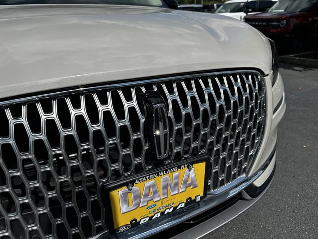 Certified 2024 Lincoln Corsair AWD w/ Equipment Group 101A image 10