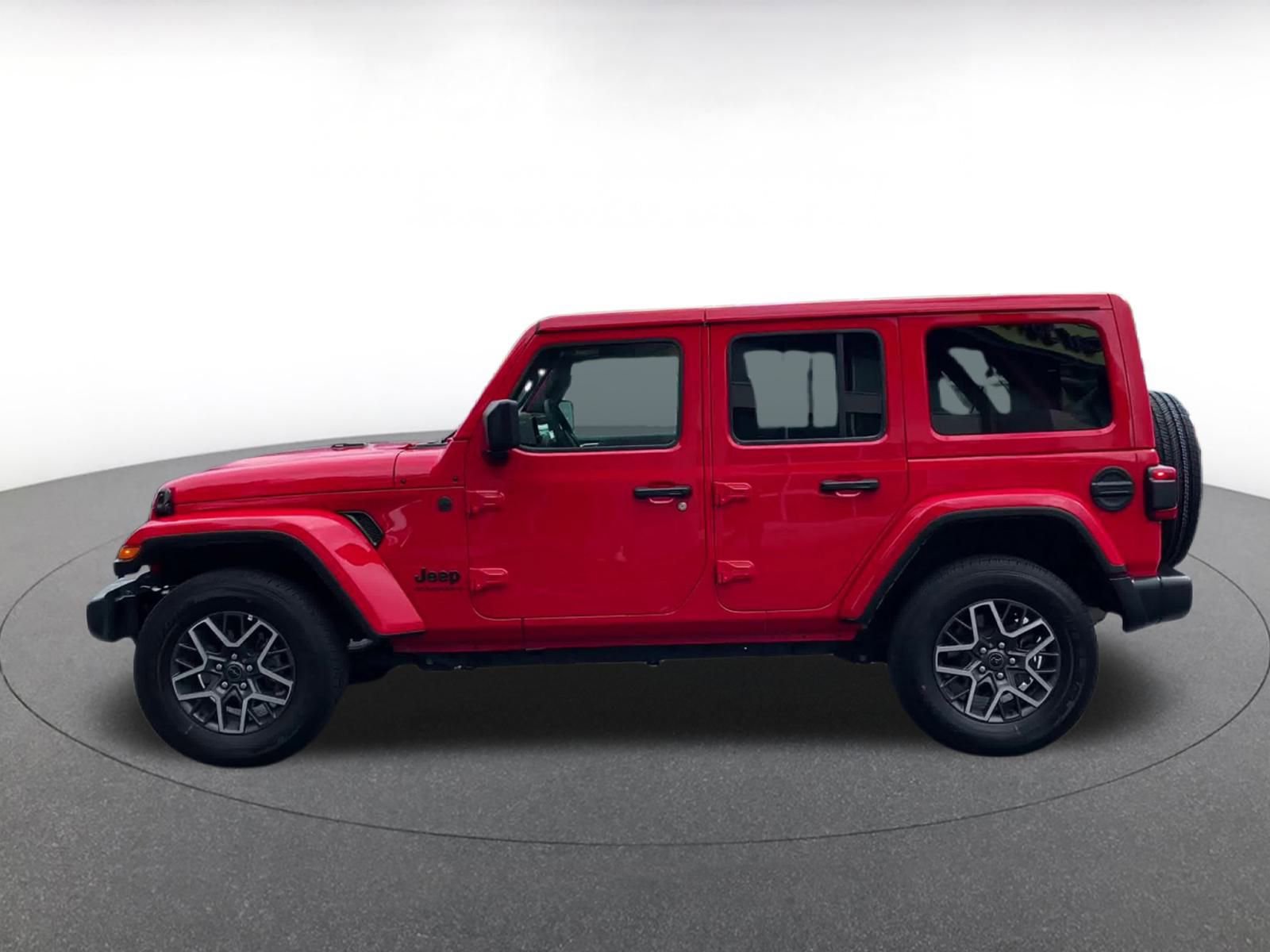 Used 2025 Jeep Wrangler Sahara image 9
