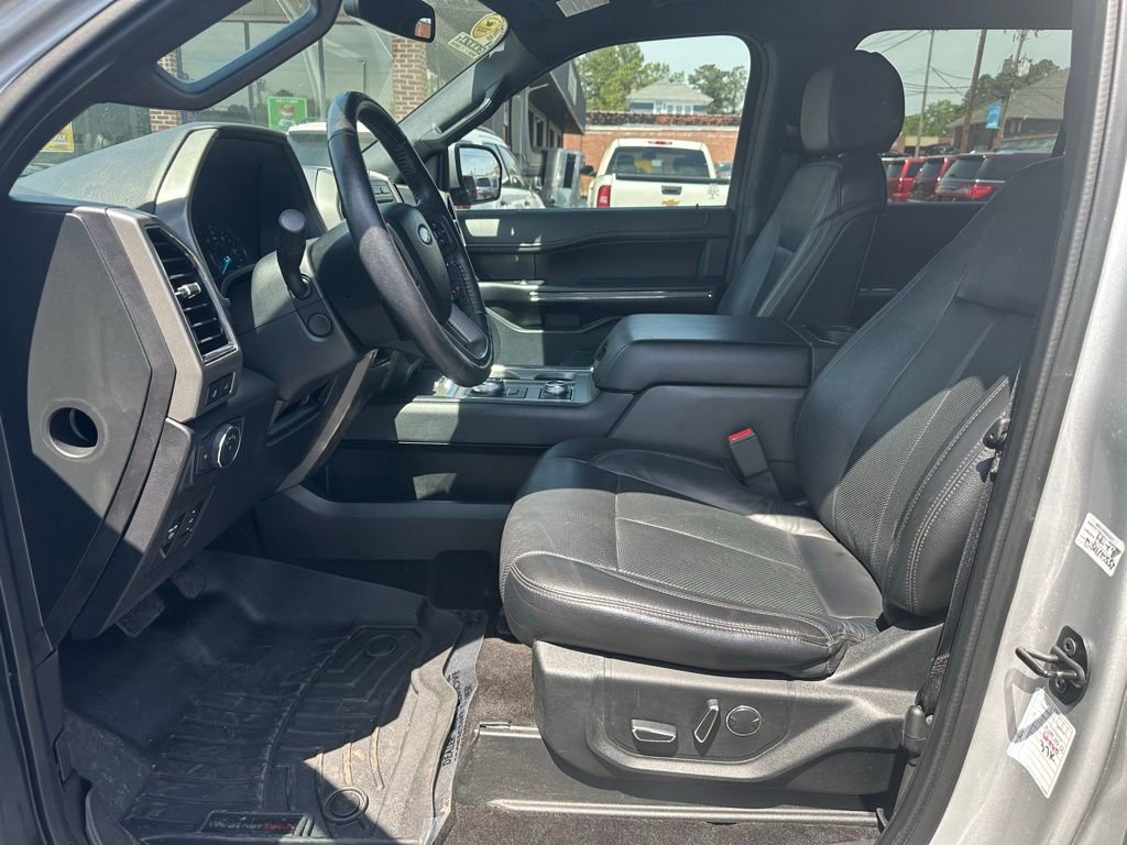 Used 2018 Ford Expedition Max XLT w/ Equipment Group 202A AWD/4WD image 11