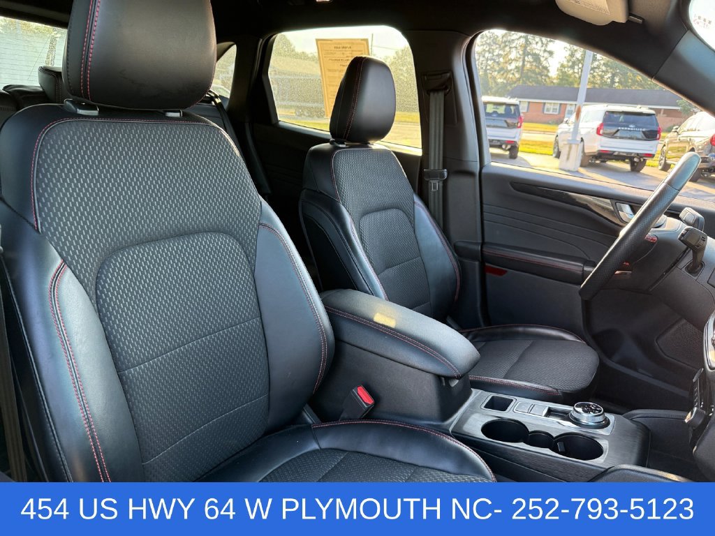 Used 2023 Ford Escape ST-Line w/ Tech Pack #1 AWD/4WD image 17