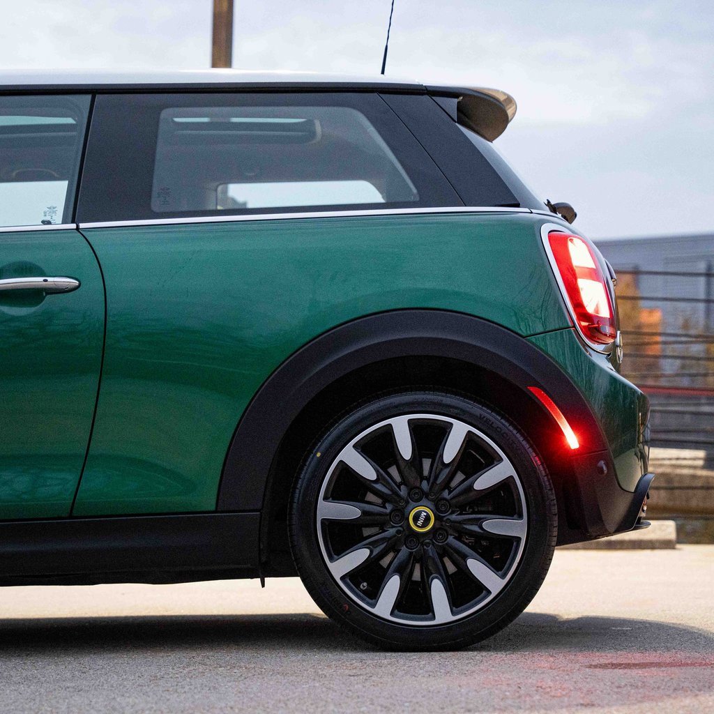 Used 2023 MINI Cooper SE image 4