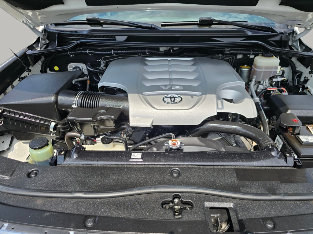 Used 2009 Toyota Land Cruiser AWD/4WD image 24
