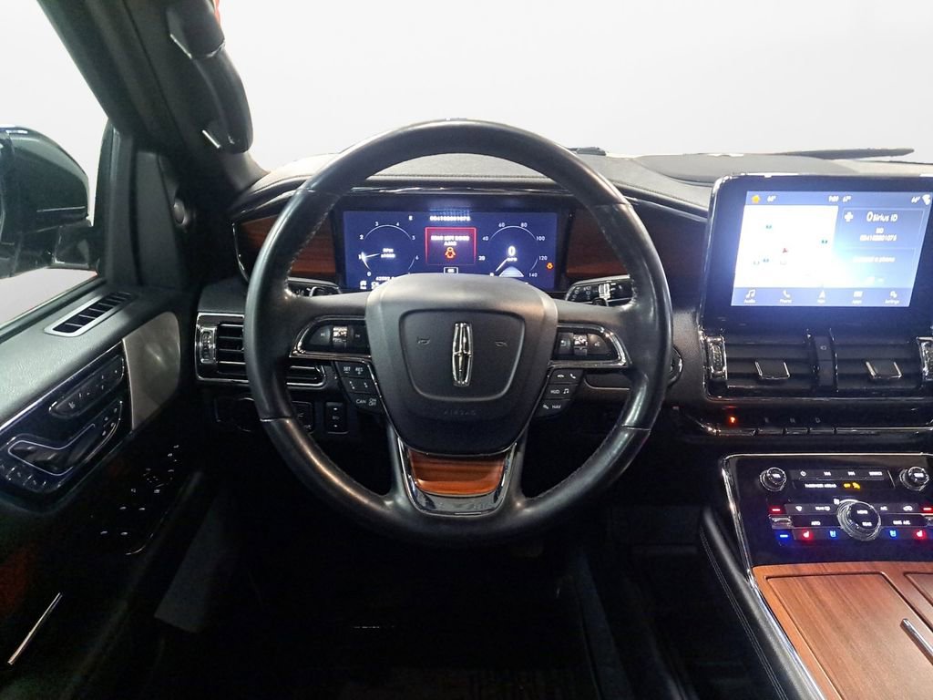 Used 2019 Lincoln Navigator Reserve image 12