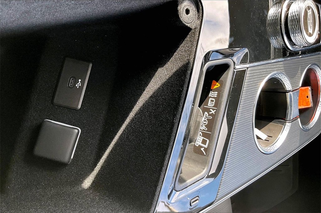 Used 2024 Cadillac Lyriq Luxury image 32