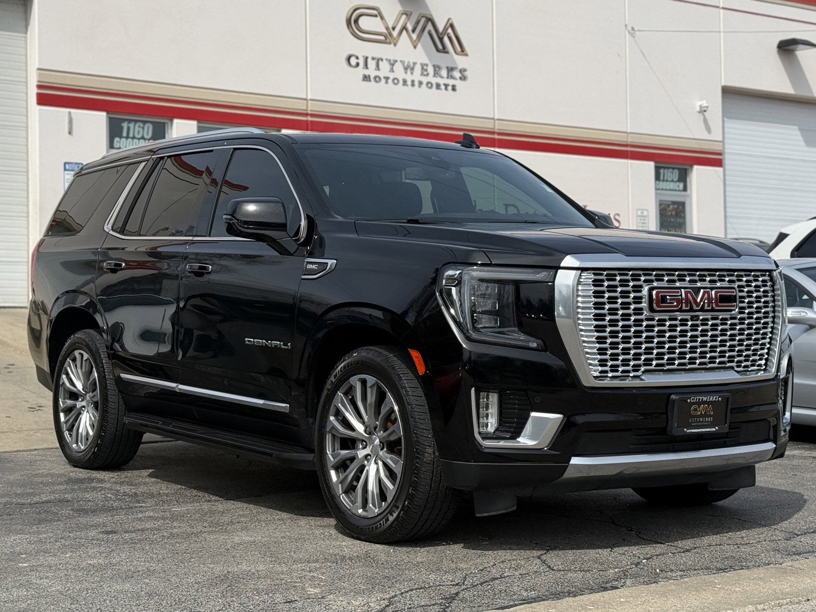 Used 2021 GMC Yukon Denali AWD/4WD image 1