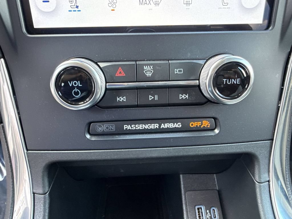 Used 2023 Ford Edge Titanium w/ Equipment Group 301A AWD/4WD image 23