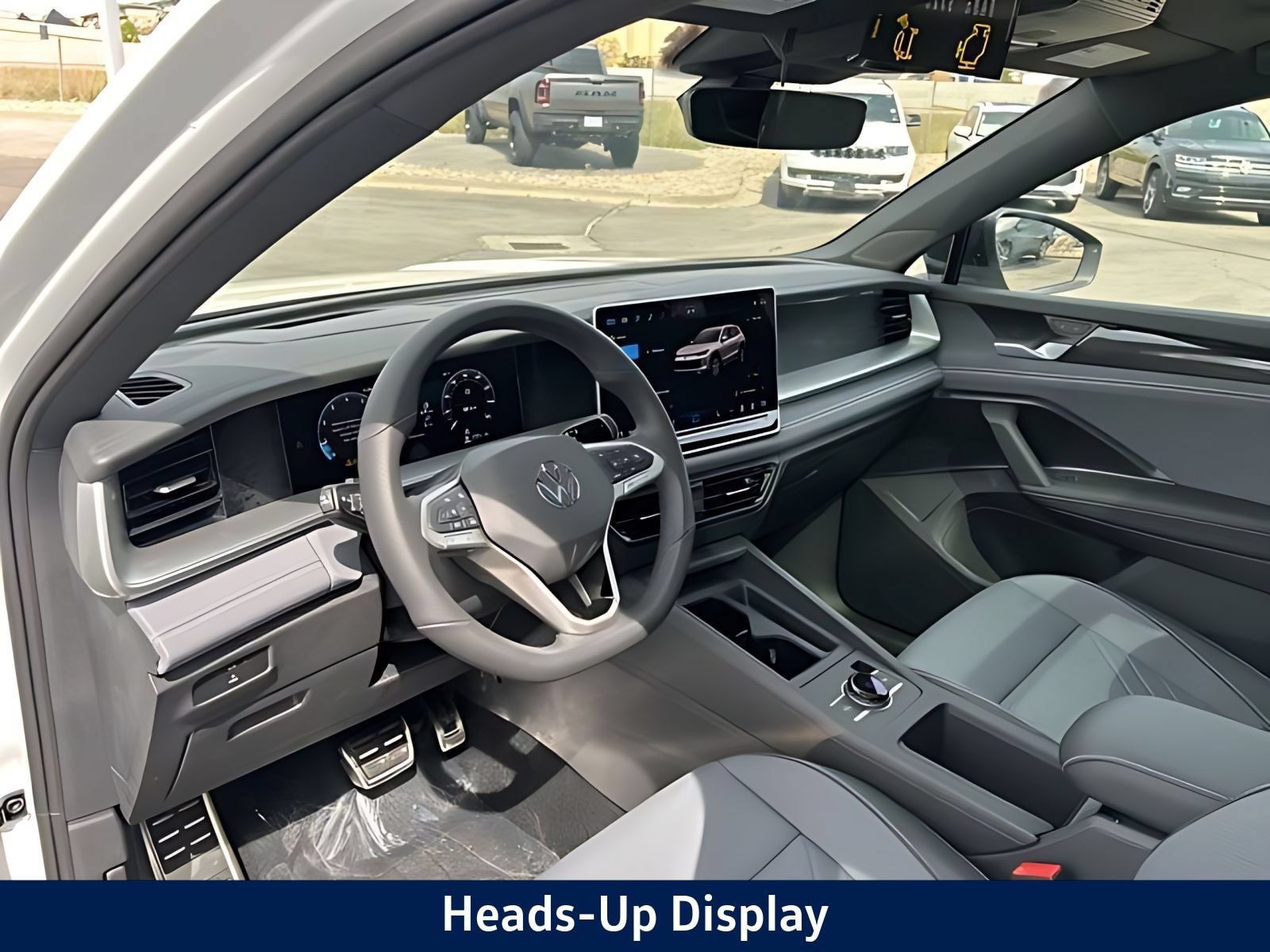 New 2026 Volkswagen Tiguan SE R-Line AWD/4WD image 18