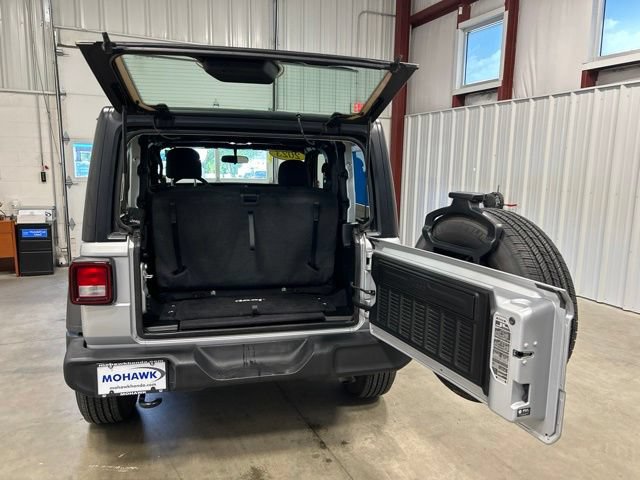 Used 2023 Jeep Wrangler Sport AWD/4WD image 18