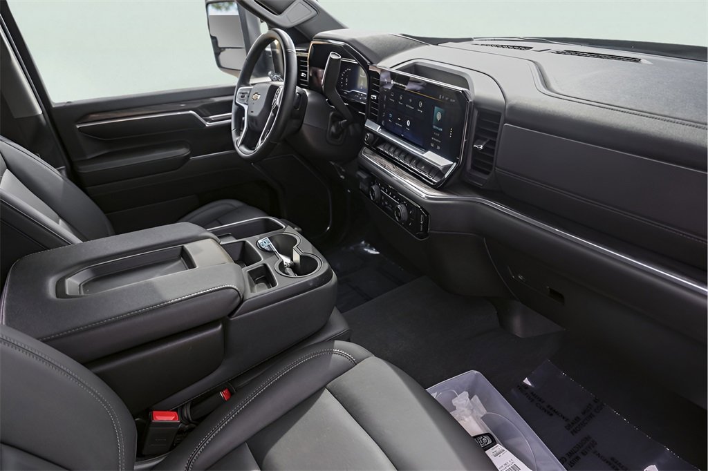 Used 2025 Chevrolet Silverado 2500 LTZ image 31