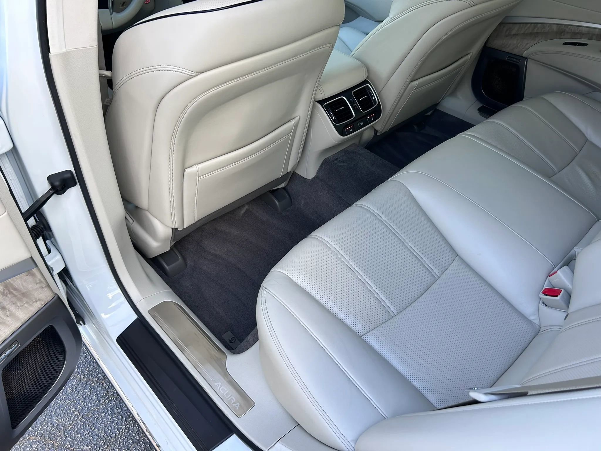 Used 2020 Acura RLX Sport Hybrid w/ Advance Pkg image 38