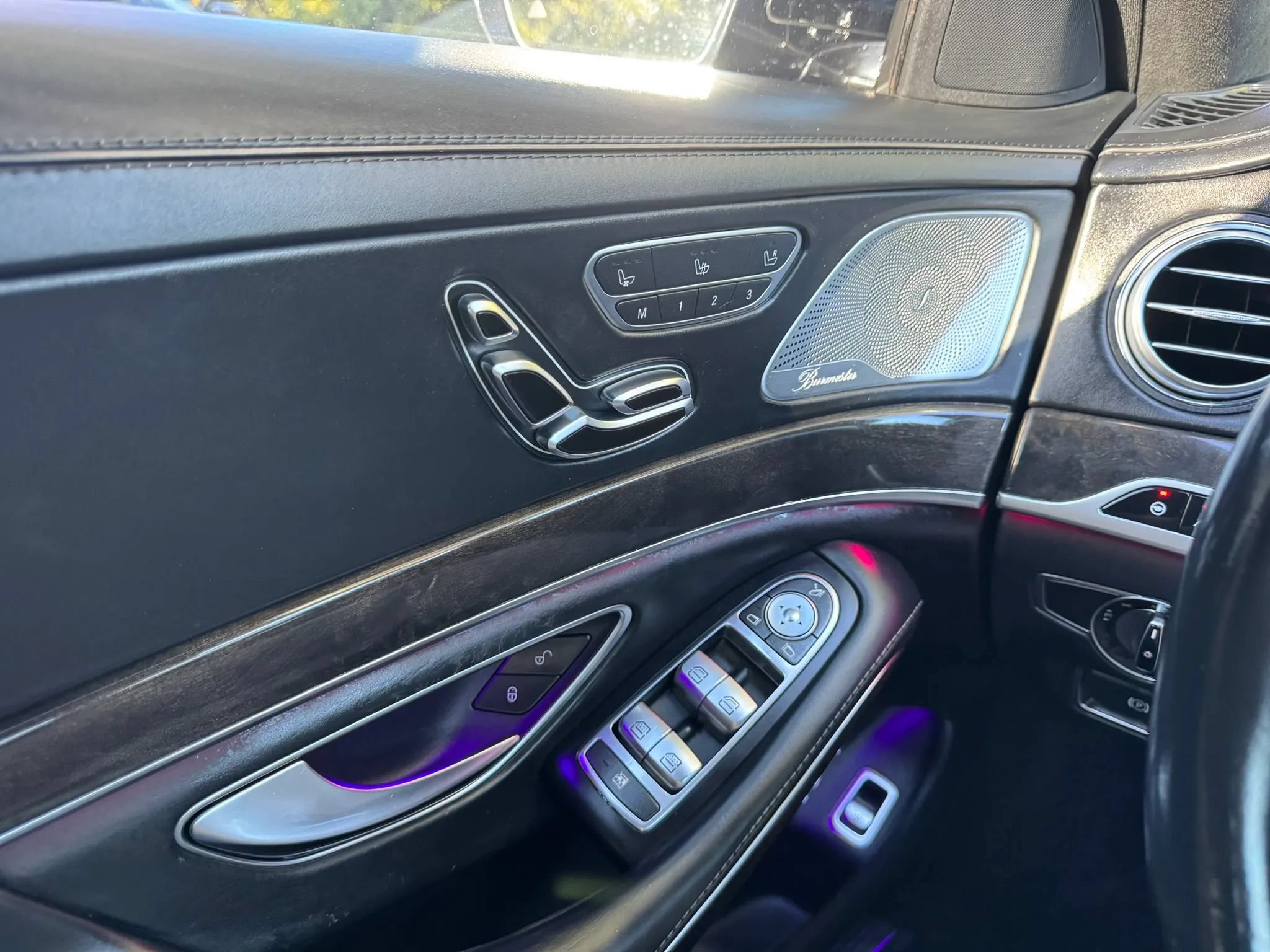 Used 2019 Mercedes-Benz S 560 Sedan image 32