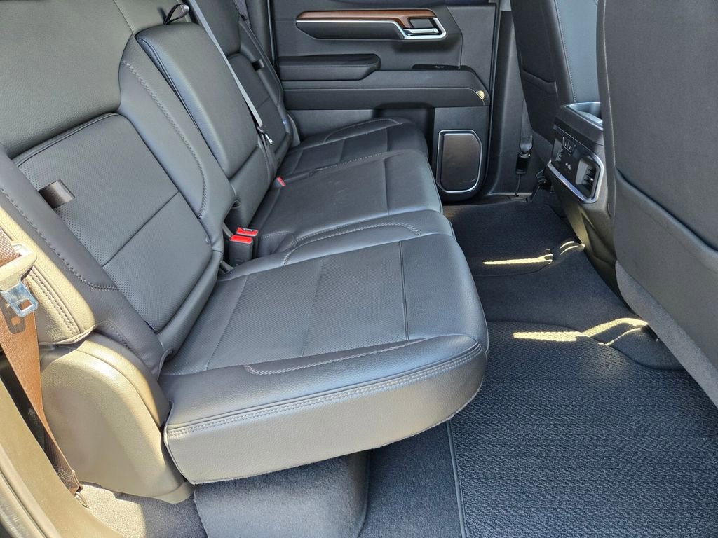 Used 2023 GMC Sierra 1500 Denali w/ Technology Package AWD/4WD image 14