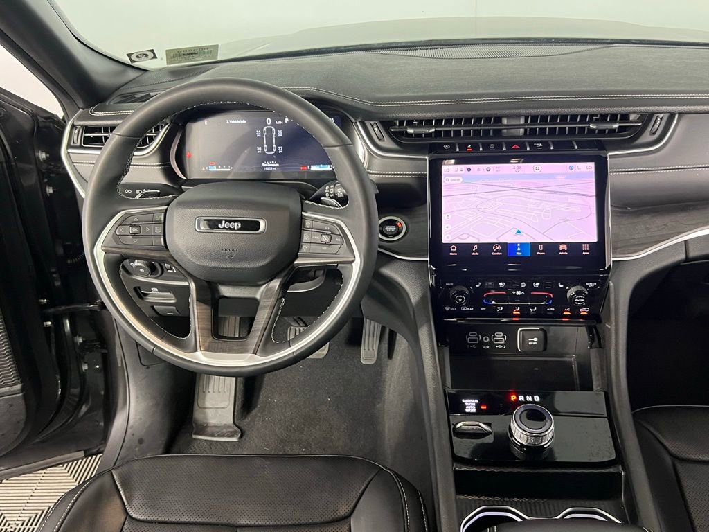 Used 2024 Jeep Grand Cherokee L Limited w/ Luxury Tech Group II image 13