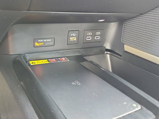 Used 2025 Toyota Camry SE FWD image 33
