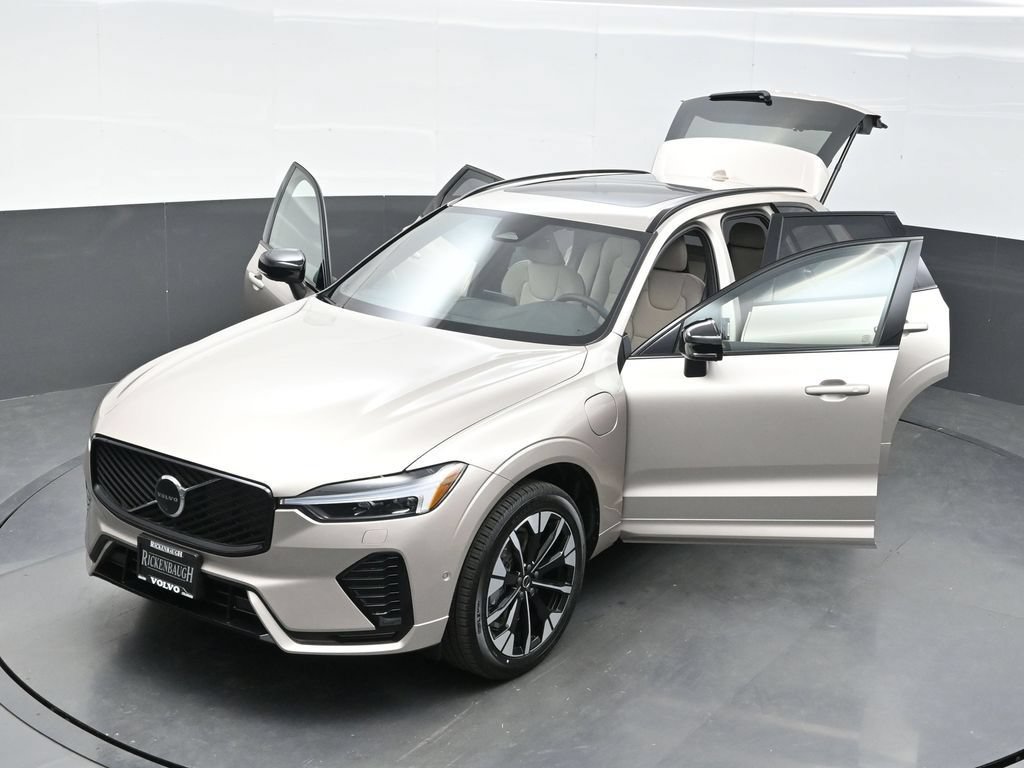 New 2026 Volvo XC60 T8 Plus w/ Protection Package Premier AWD/4WD image 38