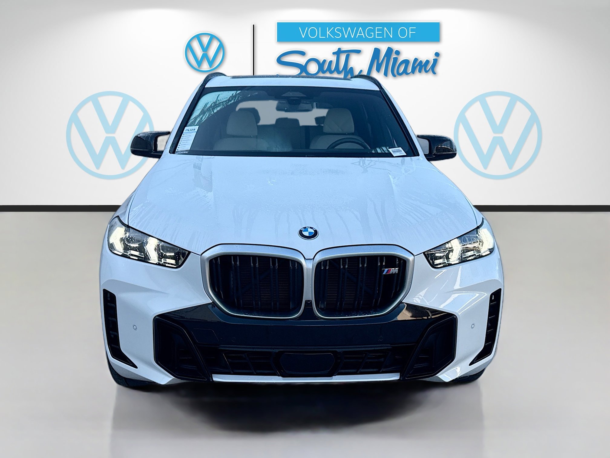 Used 2025 BMW X5 M60i w/ Climate Comfort Package image 2