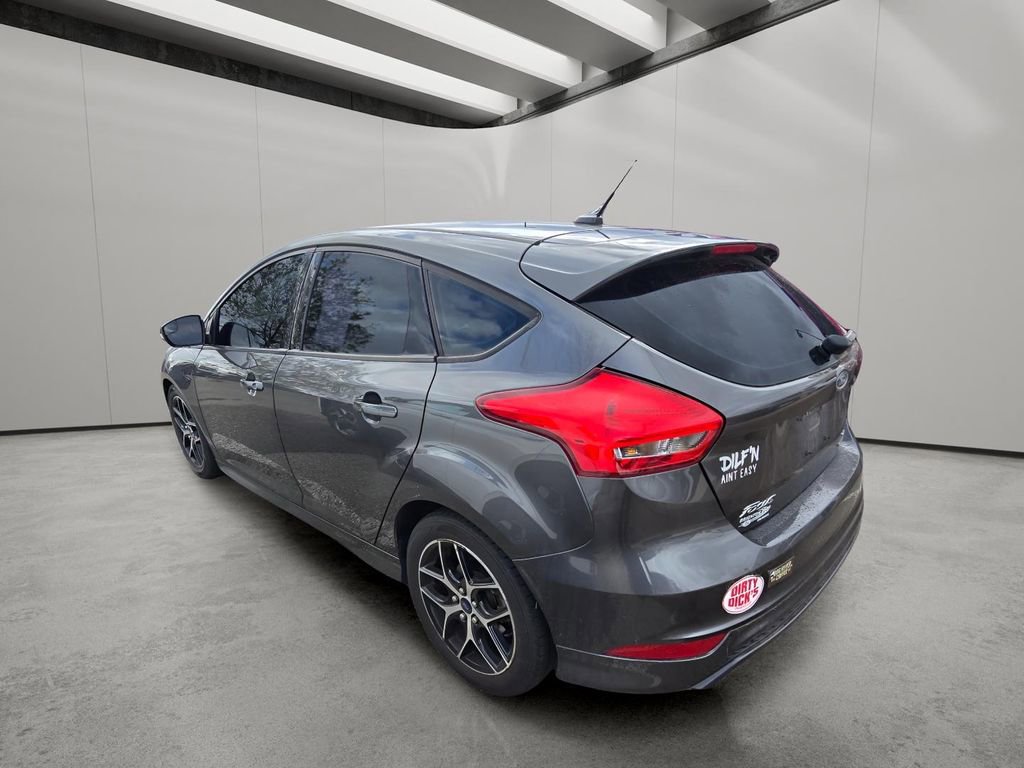 Used 2016 Ford Focus SE w/ SE Sport Package image 5