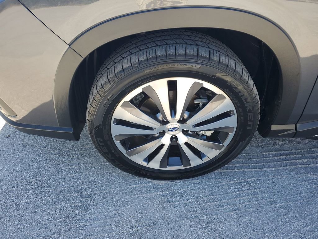 Used 2022 Subaru Ascent Limited w/ Technology Package image 17