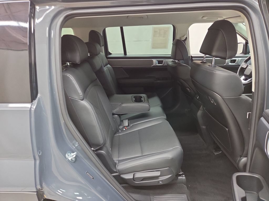 Used 2025 Hyundai Santa Fe SEL AWD/4WD image 11