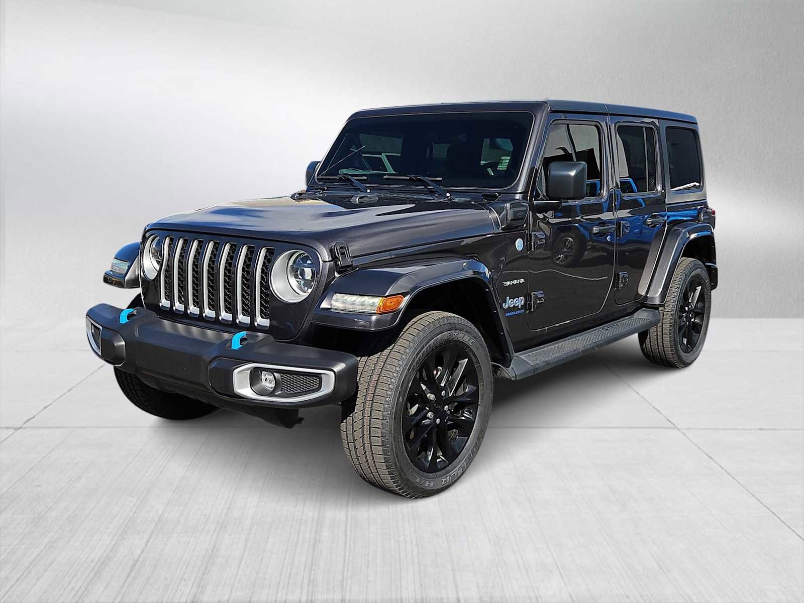 Used 2023 Jeep Wrangler Sahara image 4