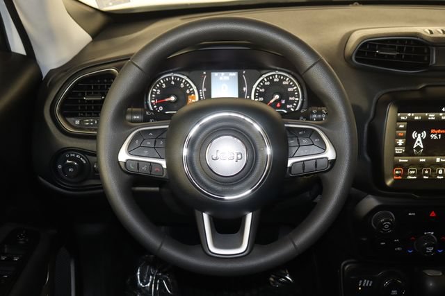 Used 2023 Jeep Renegade Latitude w/ Sun & Fun Group AWD/4WD image 7