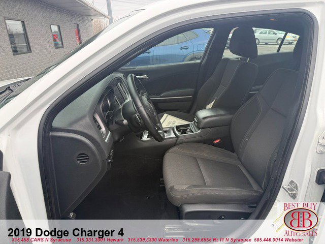 Used 2019 Dodge Charger SXT w/ Driver Confidence Group image 9
