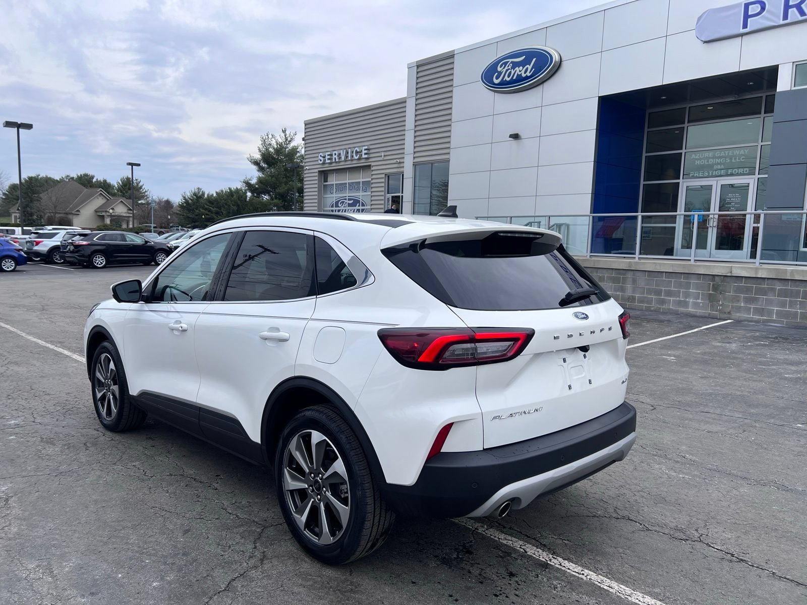 Used 2023 Ford Escape Platinum AWD/4WD image 5