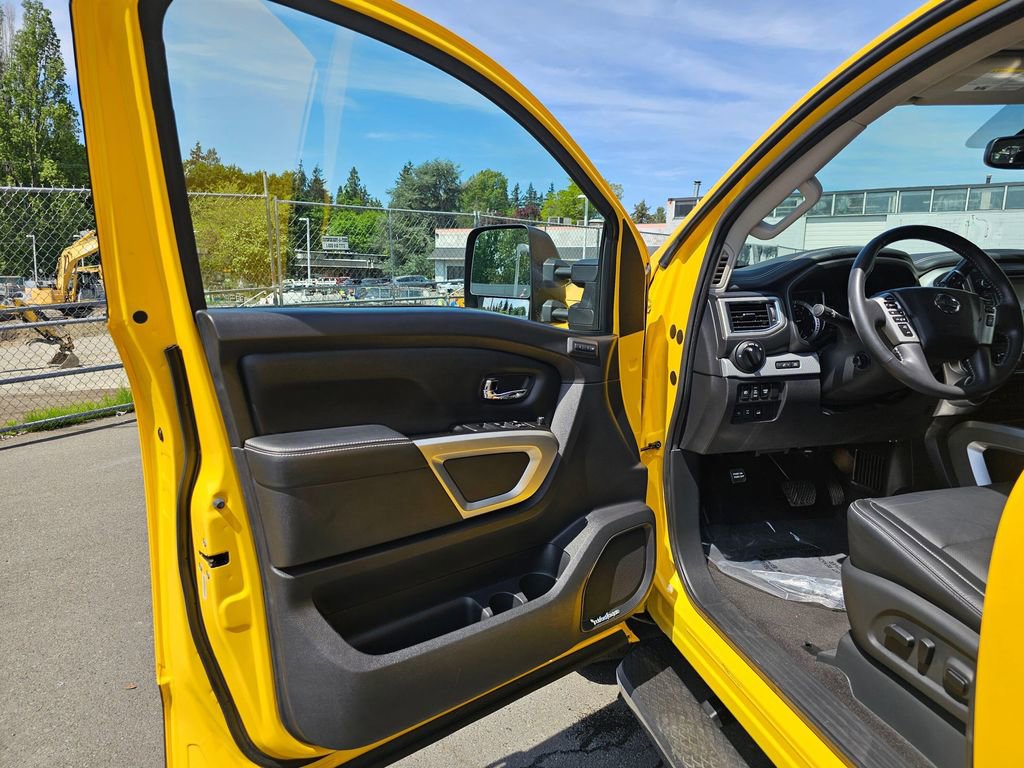 Used 2018 Nissan Titan PRO-4X w/ Pro-4x Convenience Package AWD/4WD image 21