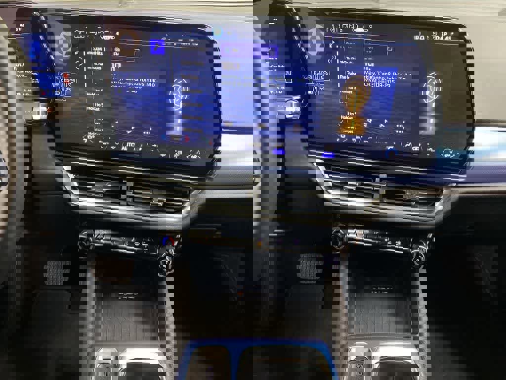 Used 2025 Chevrolet Equinox EV LT w/ Convenience Package image 23