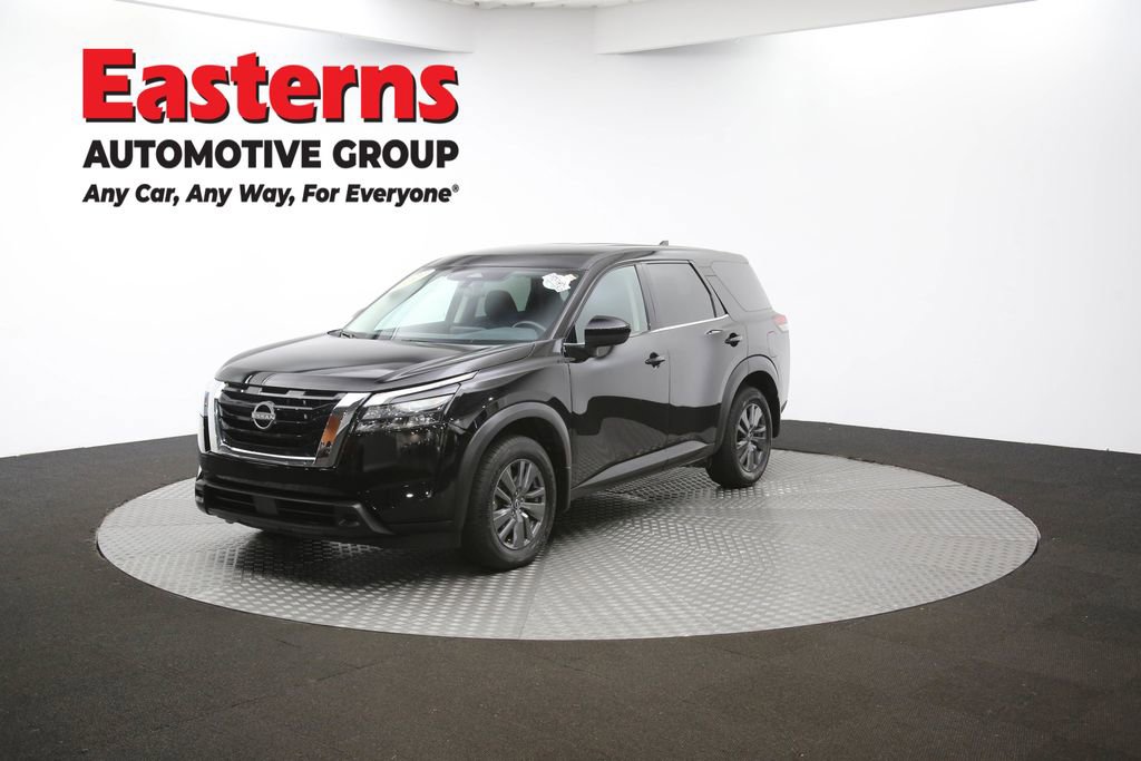 Used 2024 Nissan Pathfinder S image 56