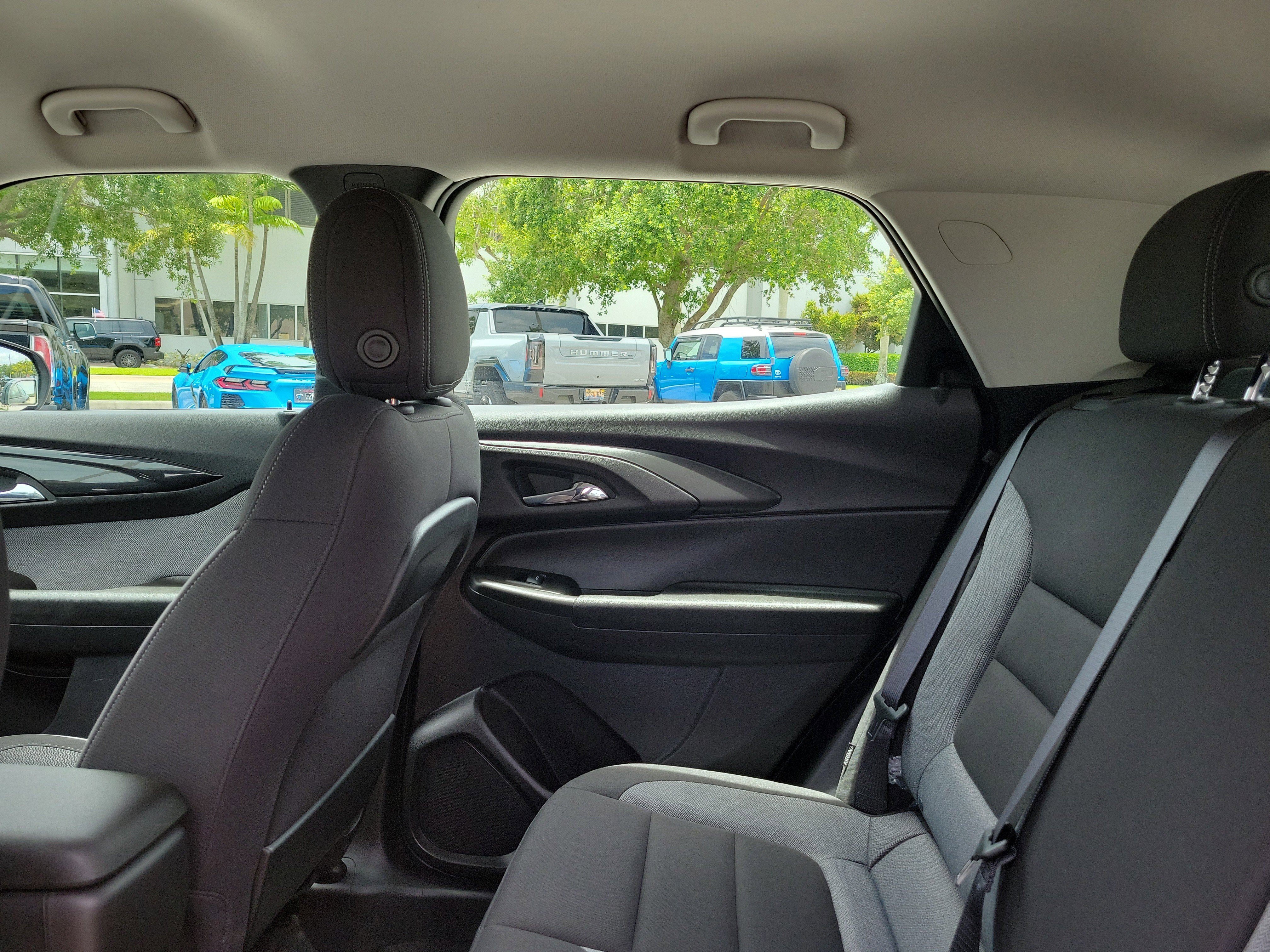 Used 2025 Chevrolet TrailBlazer LS FWD image 13