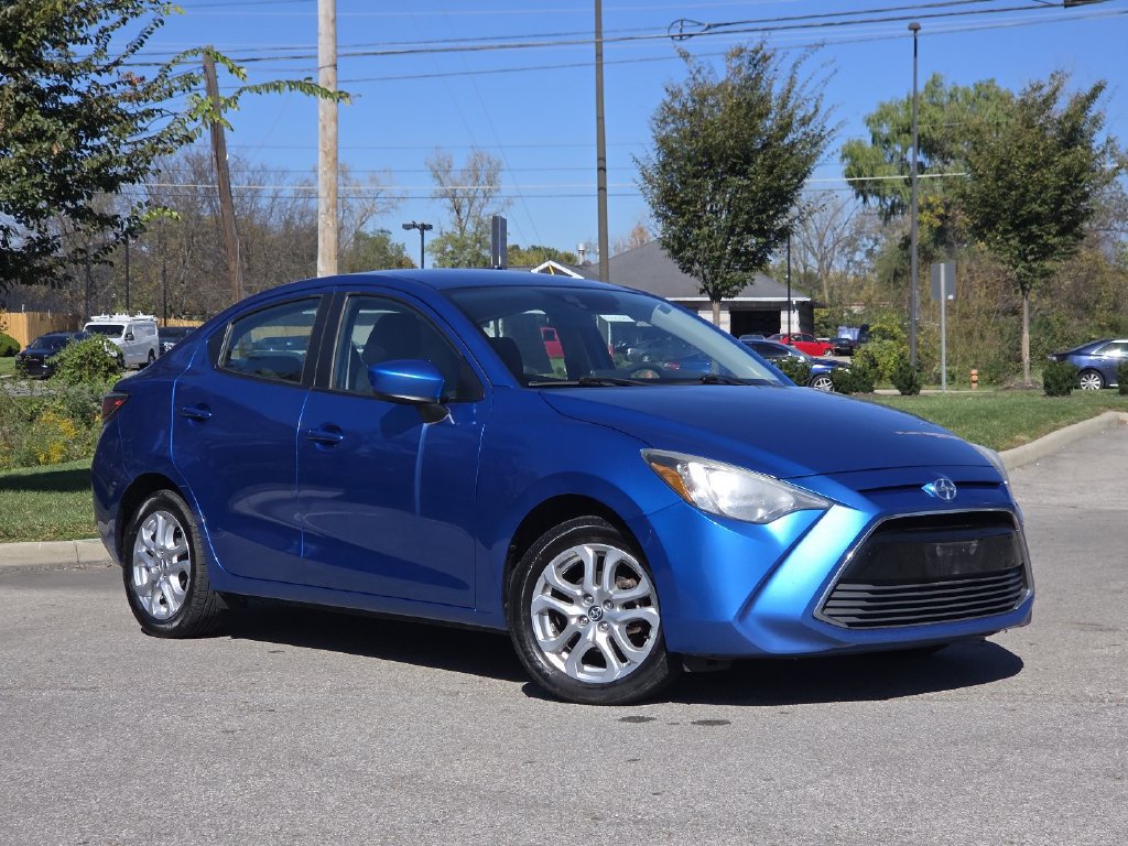 Used 2016 Scion iA FWD image 2