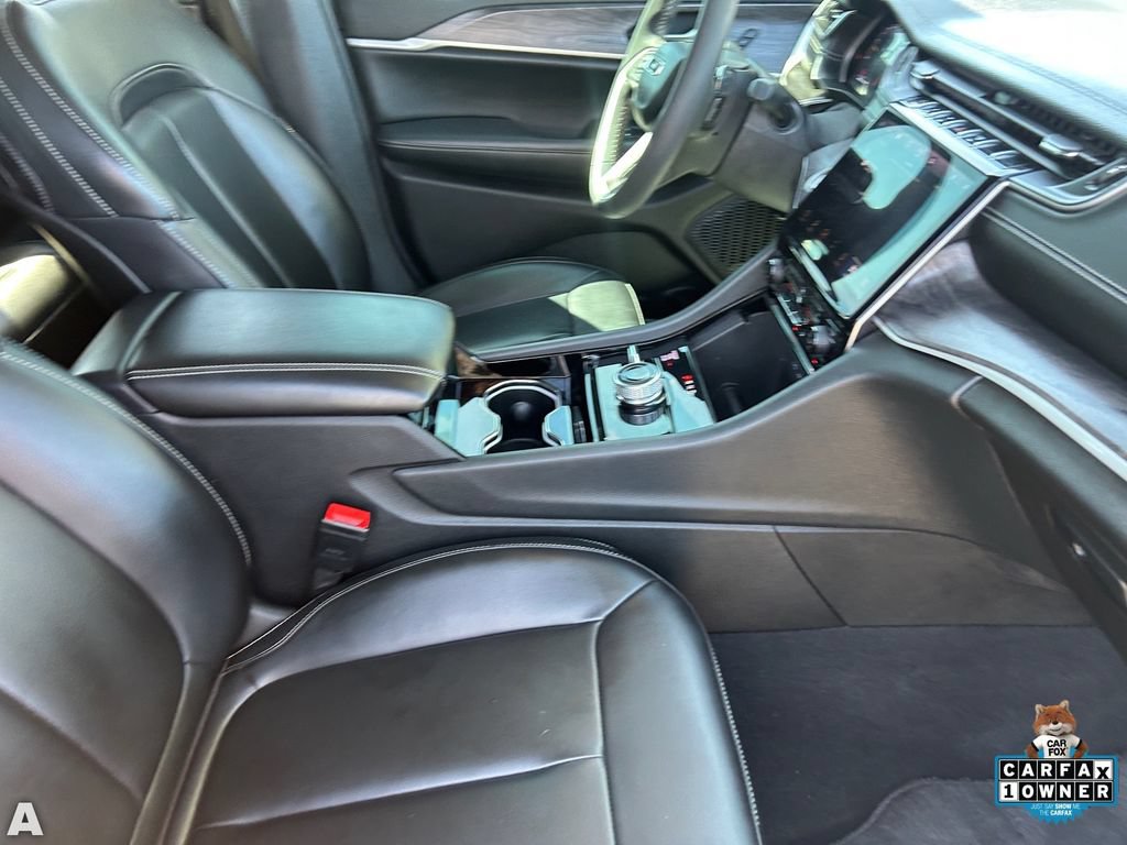 Certified 2023 Jeep Grand Cherokee Limited w/ Black Appearance Package AWD/4WD image 12