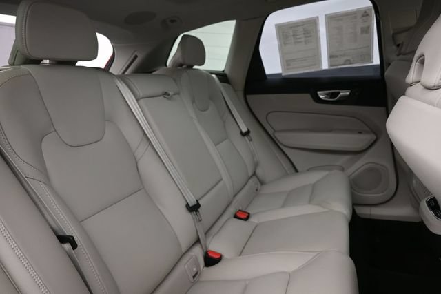 Used 2024 Volvo XC60 B5 Ultimate w/ Protection Package Premier AWD/4WD image 35