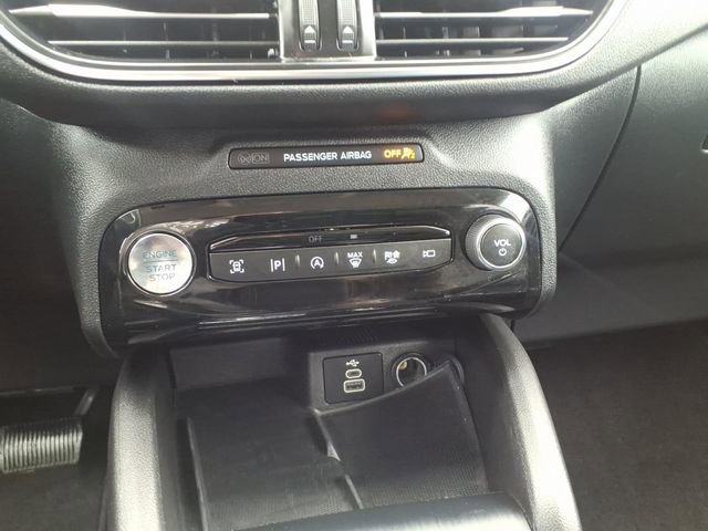 Certified 2024 Ford Escape Platinum image 21