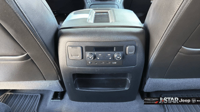 Used 2020 GMC Yukon Denali w/ Denali Ultimate Package AWD/4WD image 30