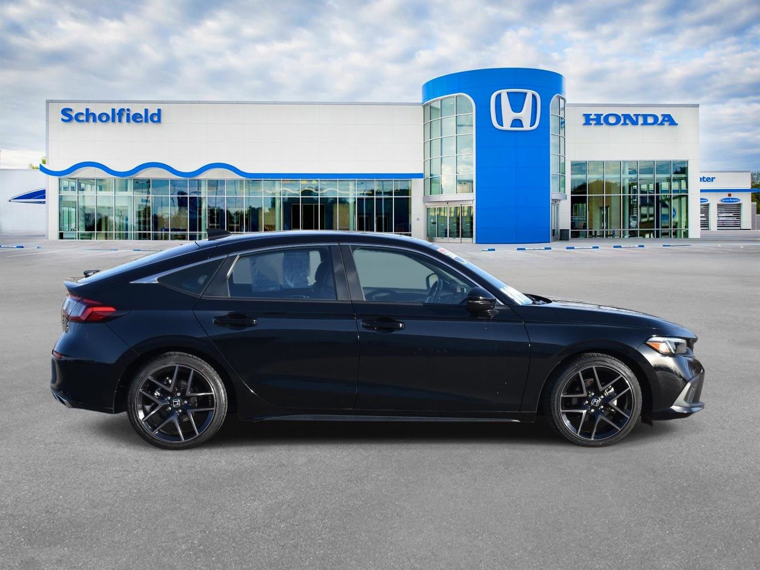 Used 2024 Honda Civic Sport Touring image 2