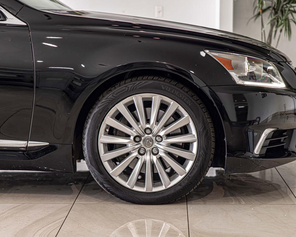 Used 2017 Lexus LS 460 AWD w/ Comfort Package image 10