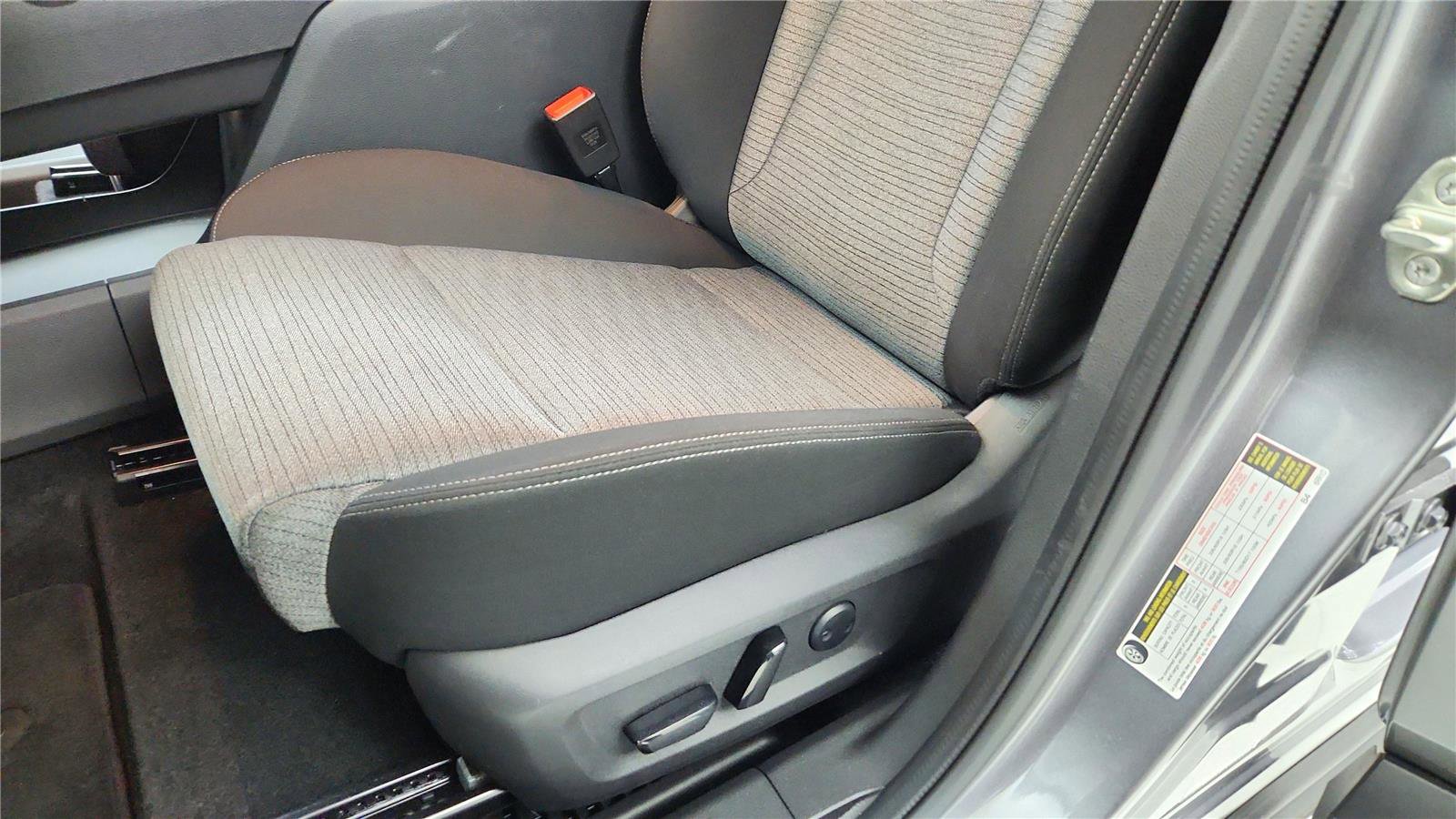 Used 2023 Nissan Rogue SV image 23