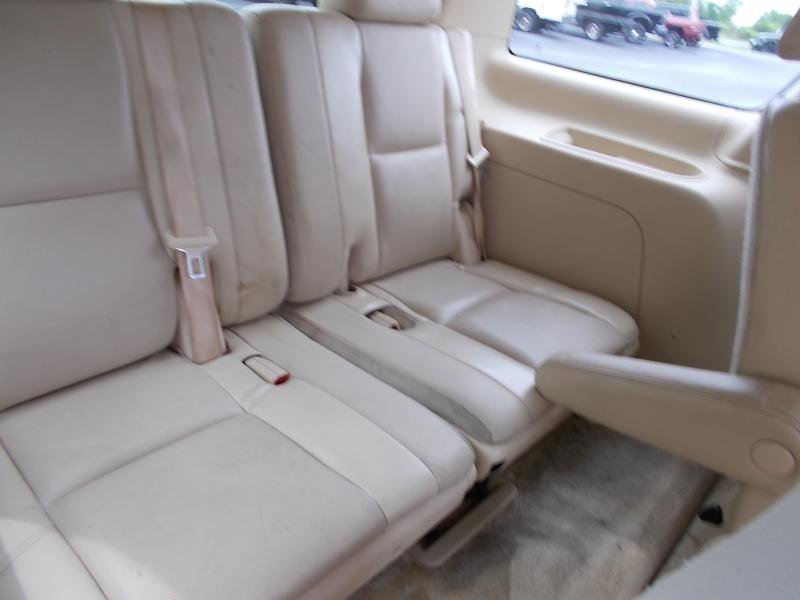 Used 2007 Cadillac Escalade AWD w/ Information Package image 26