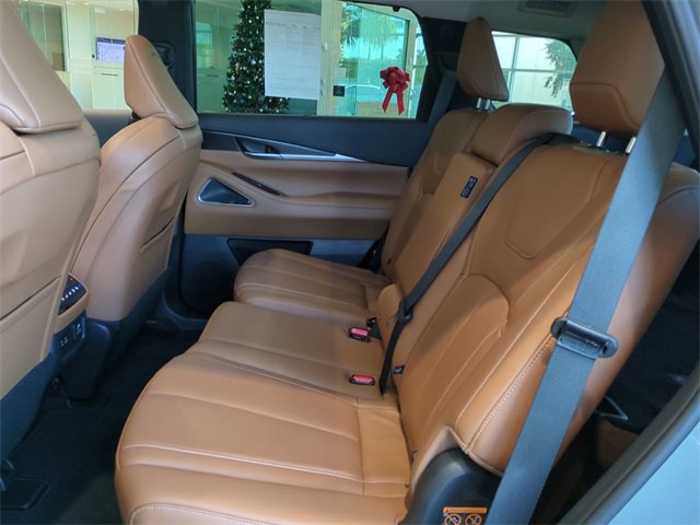 Used 2025 INFINITI QX60 Sensory image 11