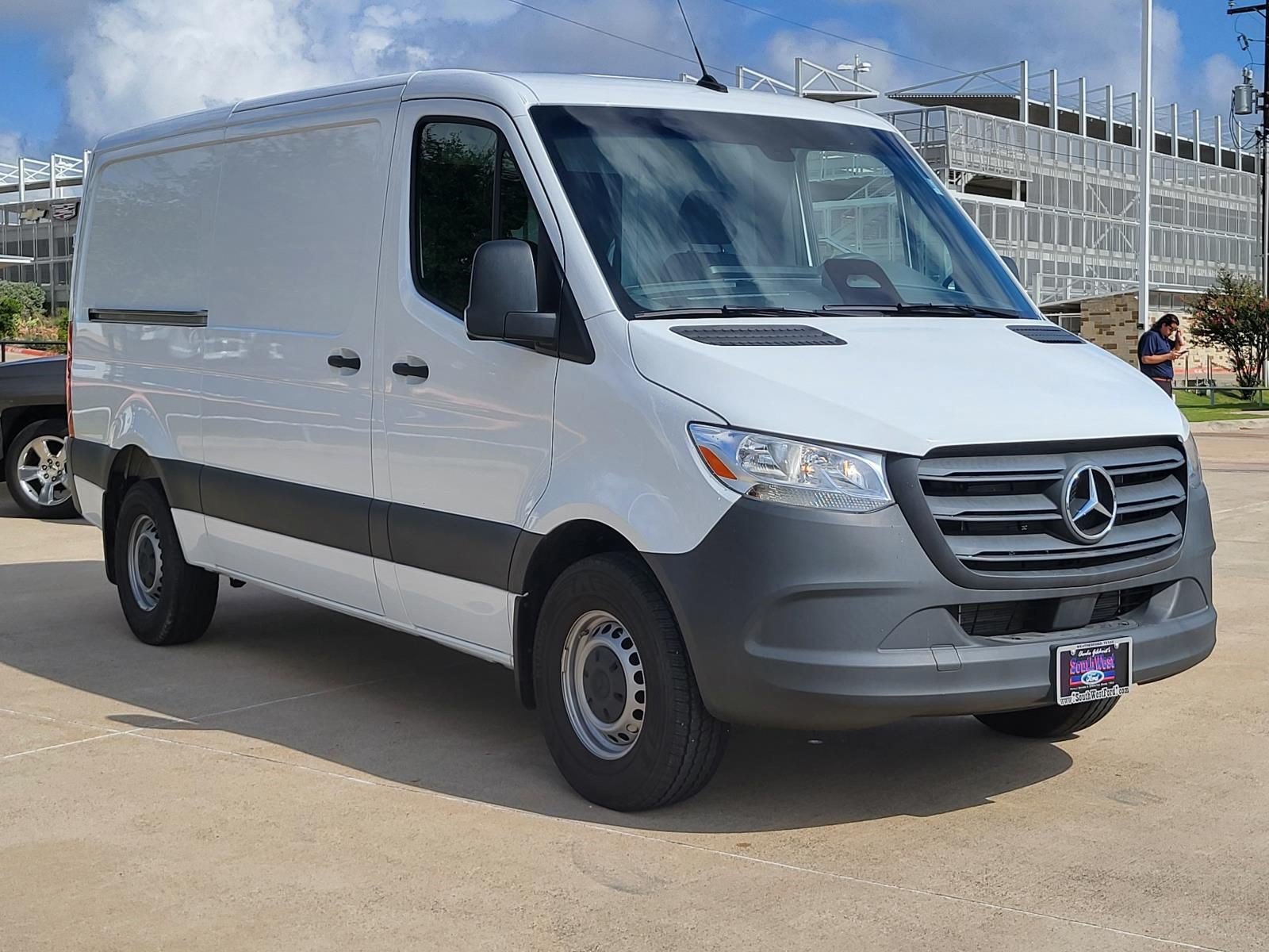 Used 2025 Mercedes-Benz Sprinter 2500 image 3