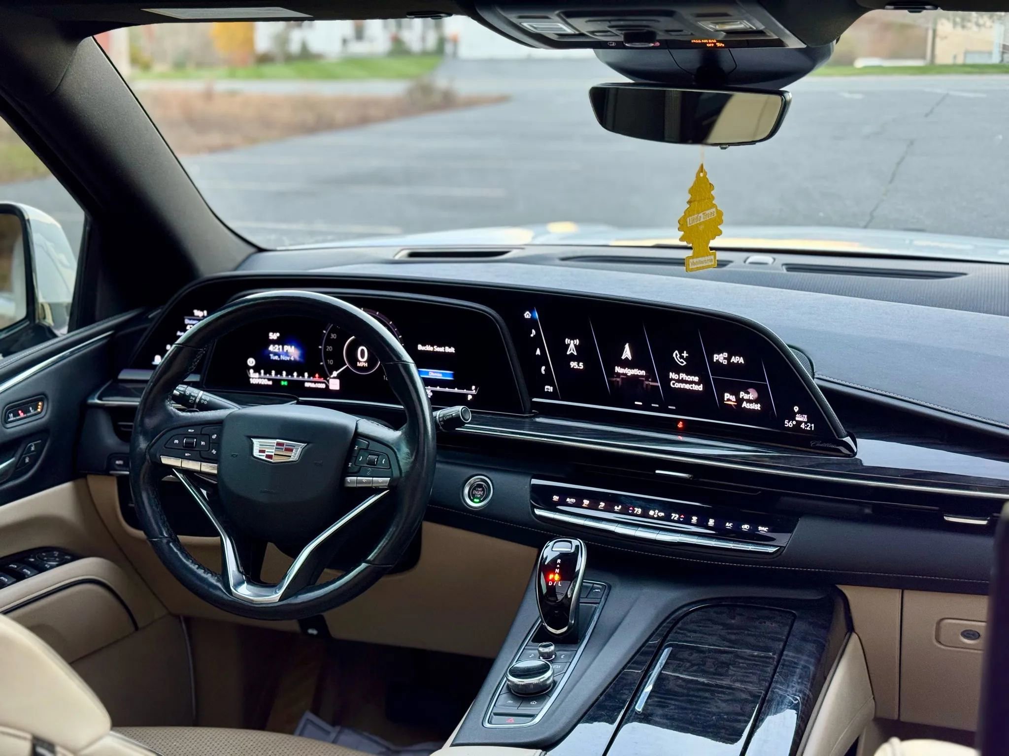 Used 2021 Cadillac Escalade ESV Premium Luxury image 24