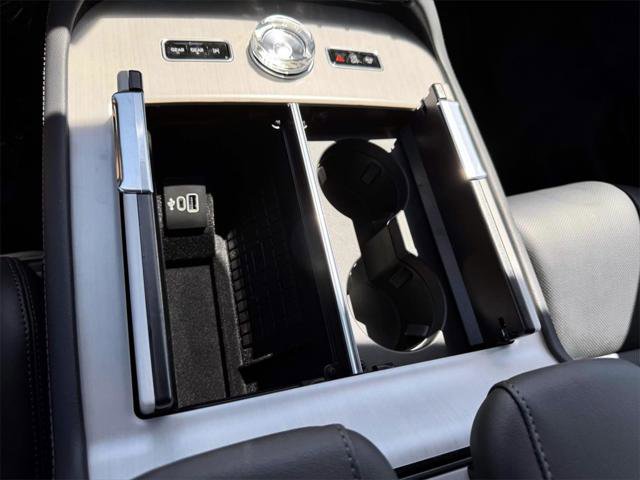 New 2025 Lincoln Navigator L Reserve w/ Jet Appearance Package image 22