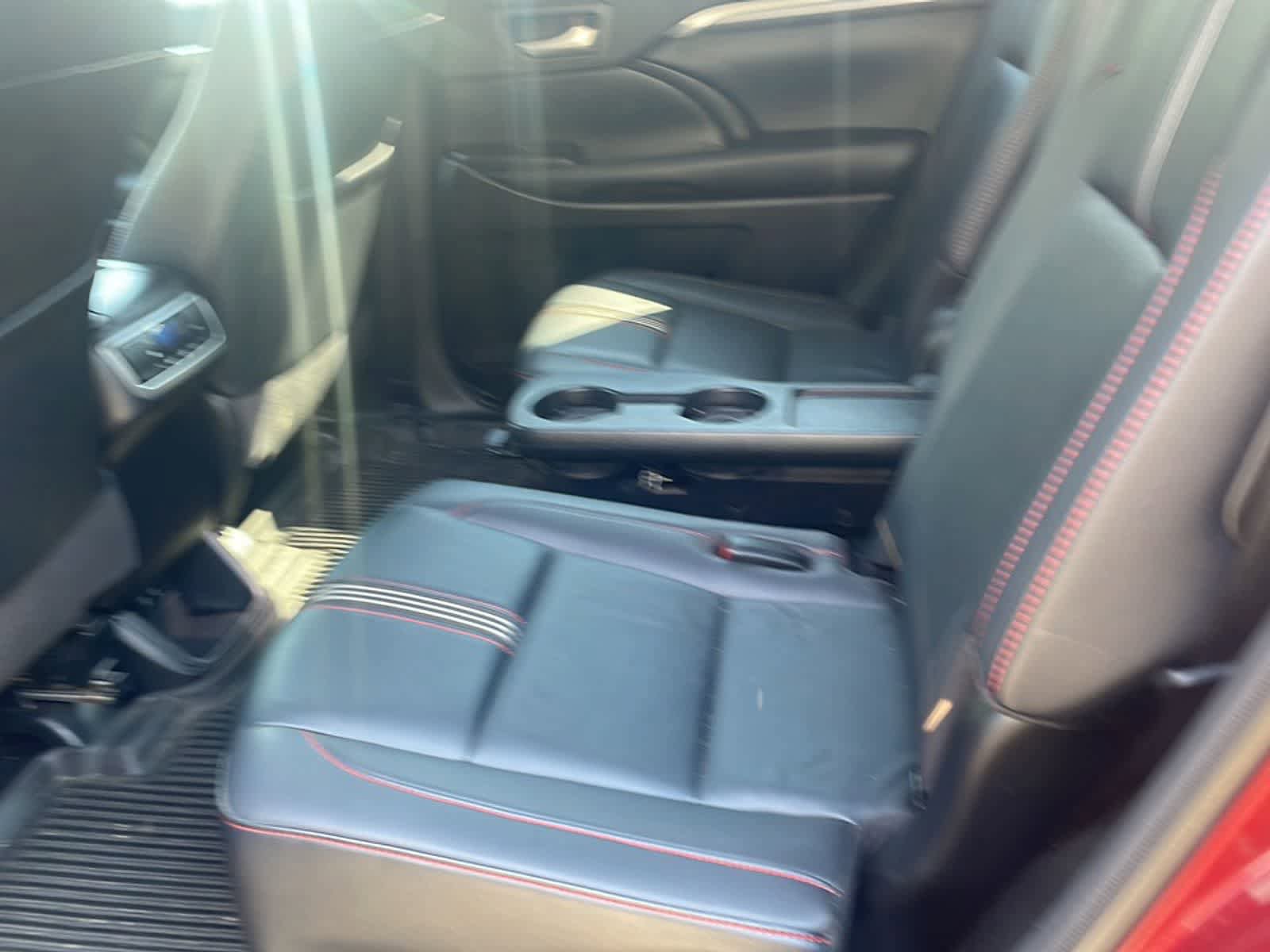 Used 2019 Toyota Highlander SE AWD/4WD image 15
