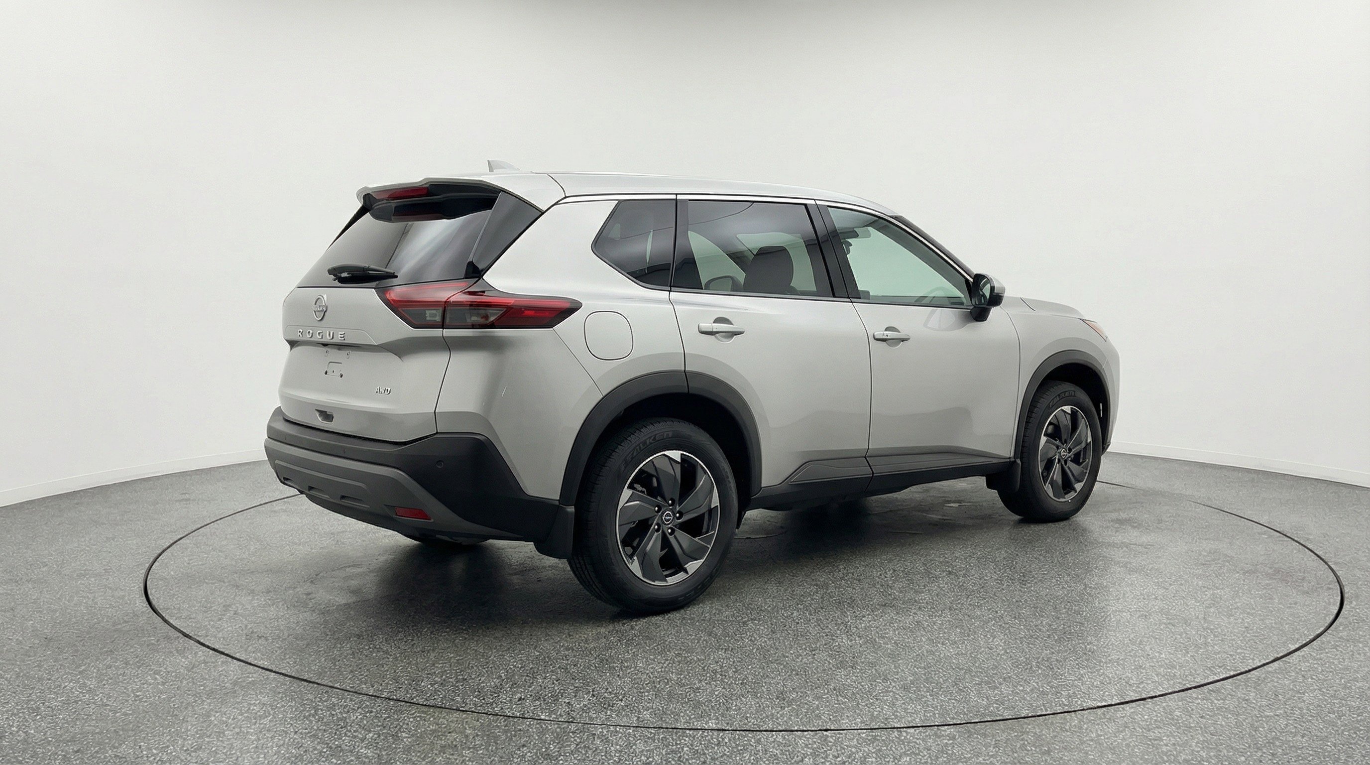 Used 2025 Nissan Rogue SV image 9