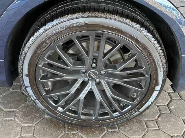 Used 2025 Audi SQ8 Prestige AWD/4WD image 6