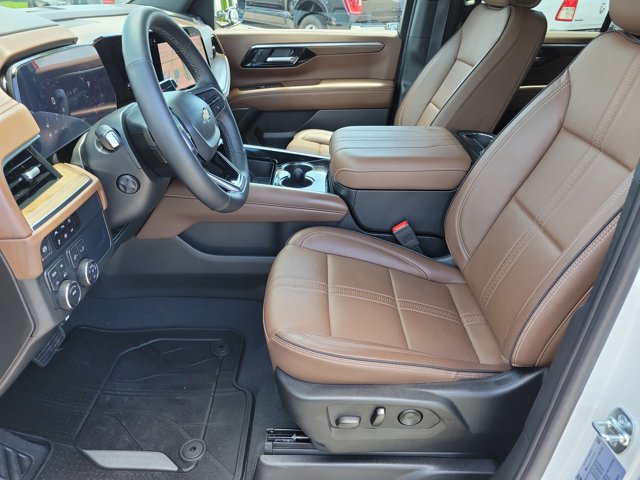Used 2025 Chevrolet Tahoe High Country AWD/4WD image 22
